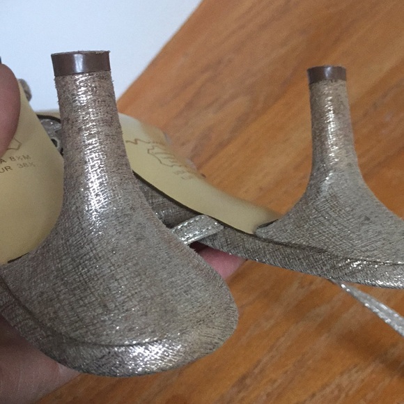 Nina gold sandal made 2 look like gold spun canvas - Picture 8 of 8